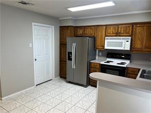 Photo 12 of 28